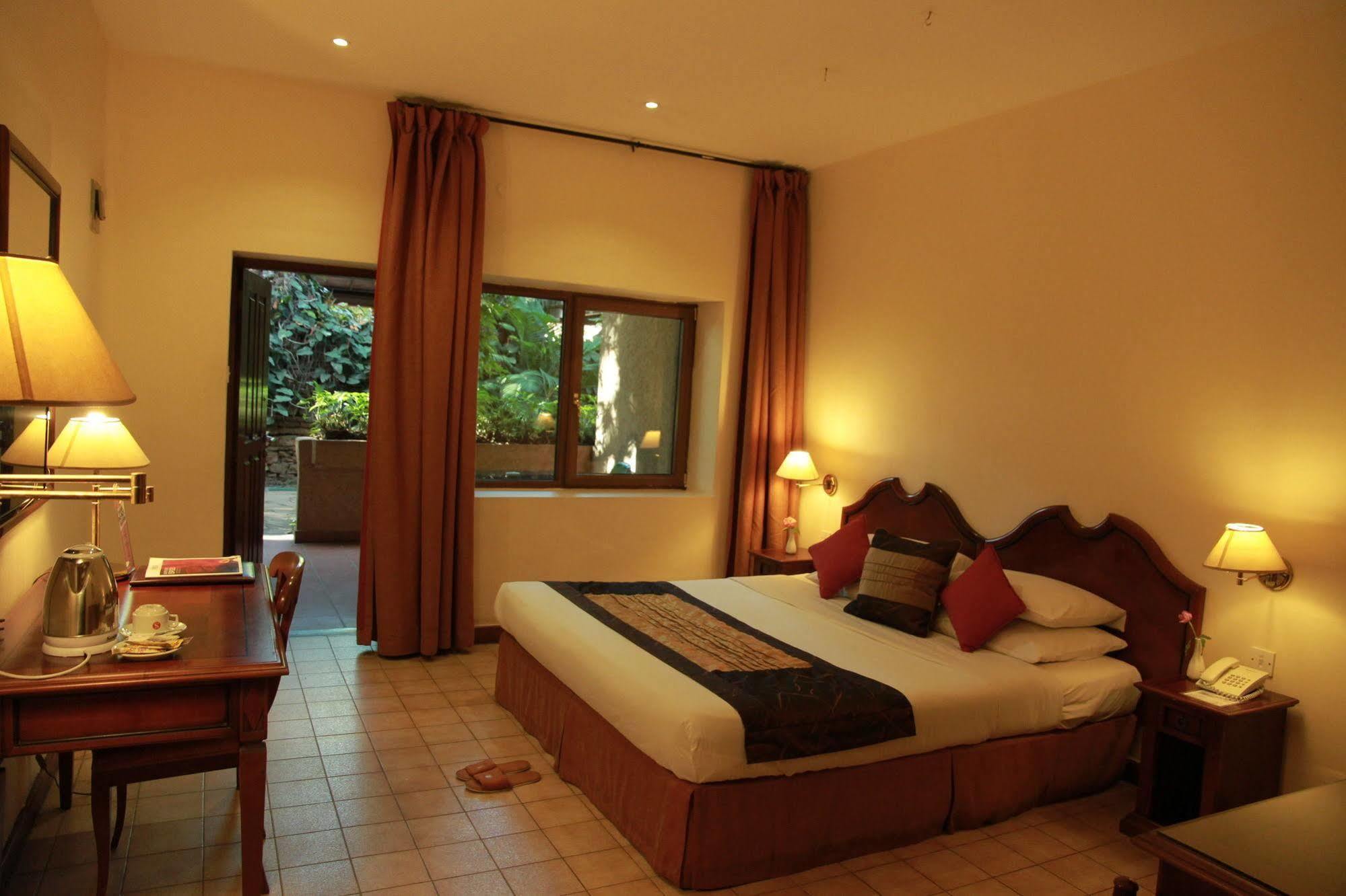 Speke Hotel 1996 Ltd Kampala Extérieur photo