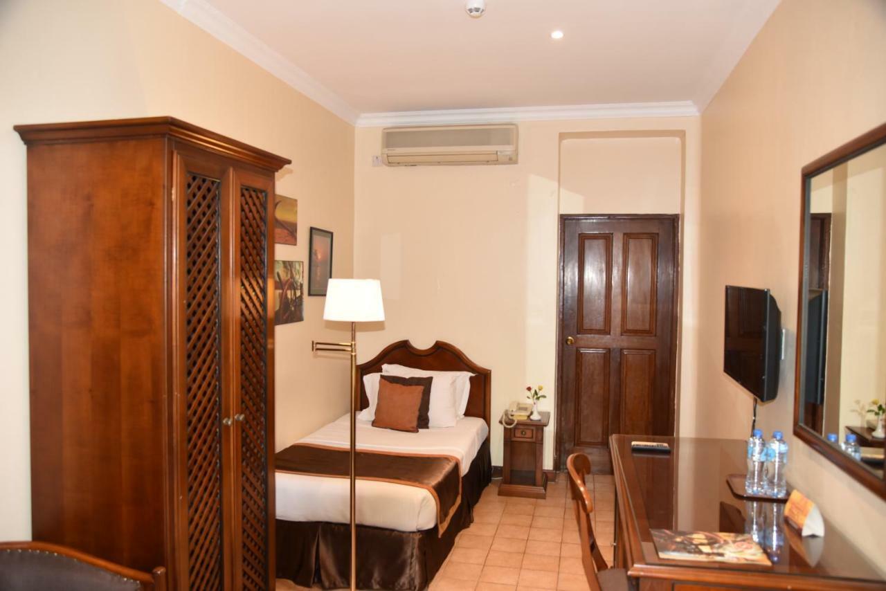 Speke Hotel 1996 Ltd Kampala Extérieur photo